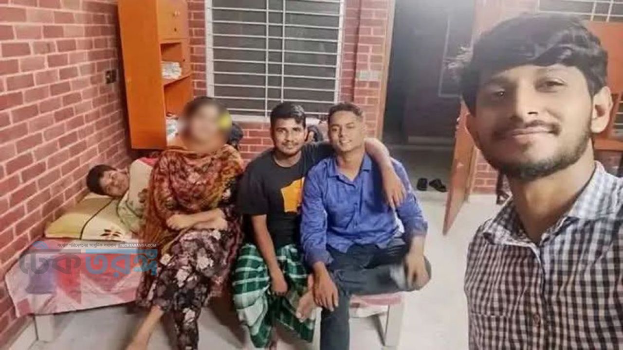 নিয়ম ভেঙে জাবির ছাত্র হলে ছাত্রীর প্রবেশ