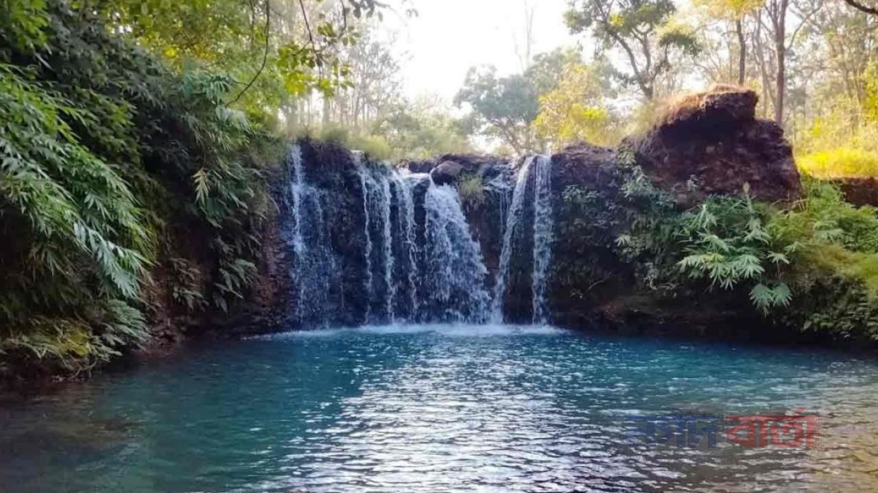 মৈনপাটের পথে, পাহাড়-ঝরনা আর বৌদ্ধমঠে ভরা অনন্য ঠিকানা